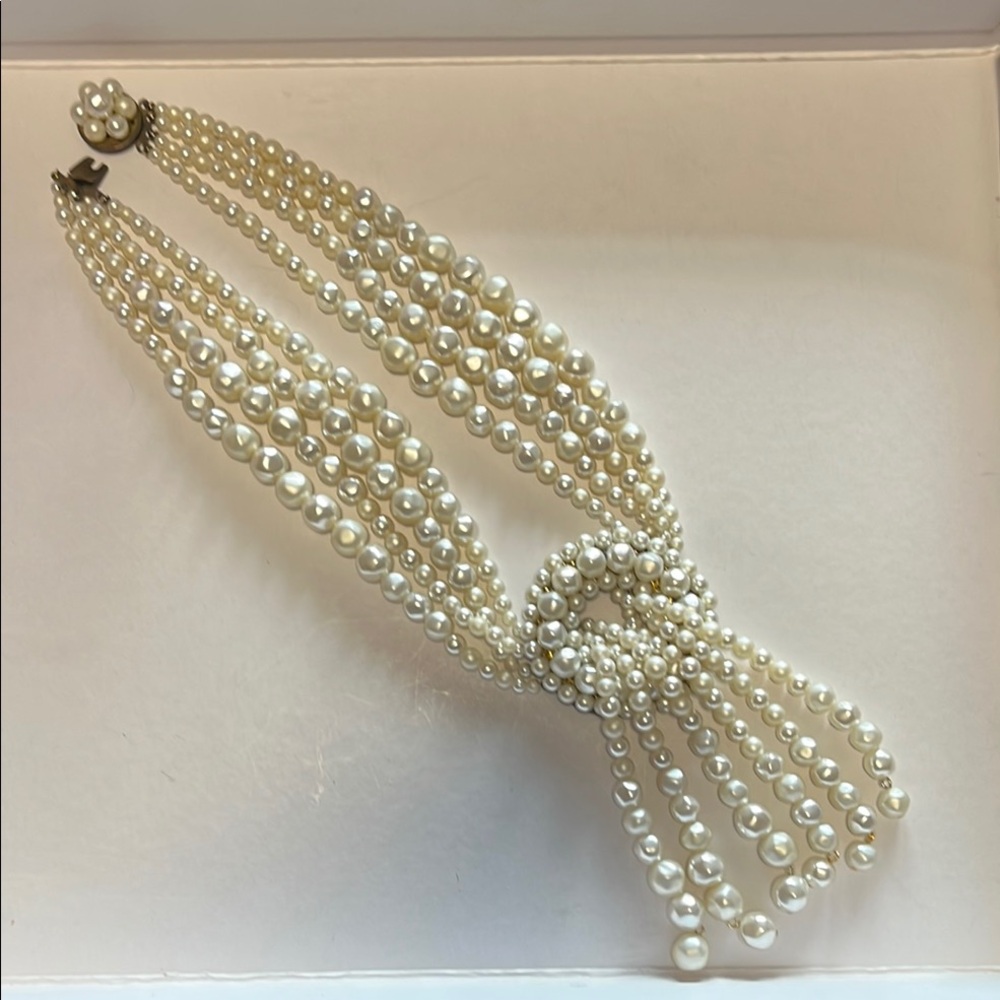 Vintage Pearl Necklace. Estimate 1960’s.  No name.